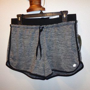 TEK Gear Women's Active Shorts Size Medium NWT  Mid Rise